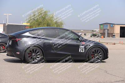 media/Oct-19-2025-Speed Ventures (Sun) [[a6e7fe67be]]/Around the Pits/